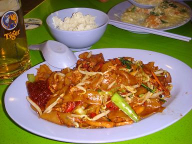 Singapore food - Char kway teow - Plan a trip to Singapore